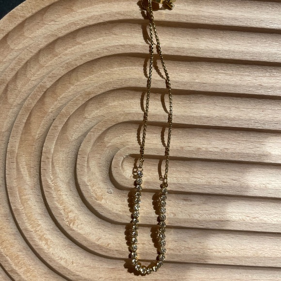 Gold dainty bracelet - Picture 2 of 3